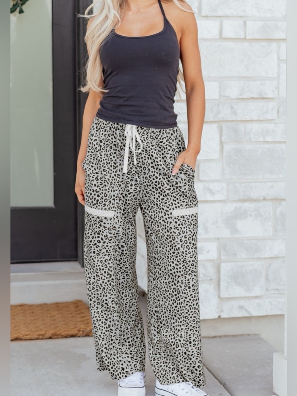 ♥️Hello Gorgeous! Animal Print Wide Leg Terry Knit Pants - Picture 2 of 8